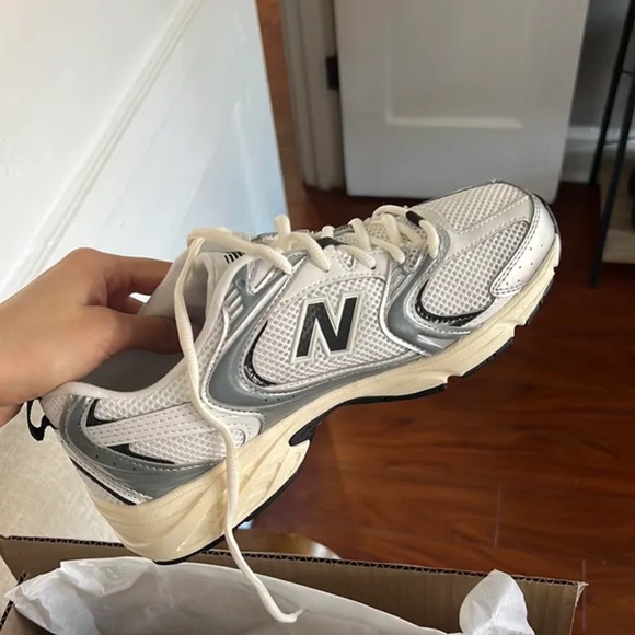 New Balance 530 Shoes - Picture 5 of 5